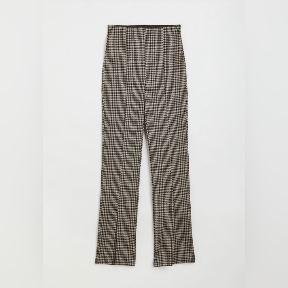 Flared Slit-Hem Leggings • NWT • Size S